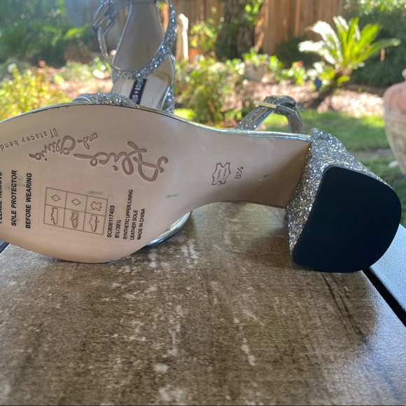 ALICE & OLIVIA SILVER LILLIAN 8.5 - Picture 5 of 6